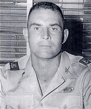 军迷科普巴雷特,现实中狙击枪能一枪把墙打穿吗