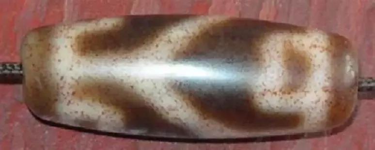 天珠朱砂点和朱砂线,天珠朱砂点越戴越多