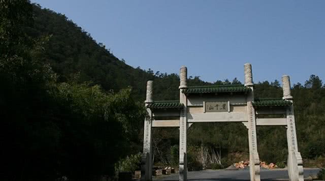 浙江有哪些有瀑布的旅游景点,浙江旅游景点推荐瀑布