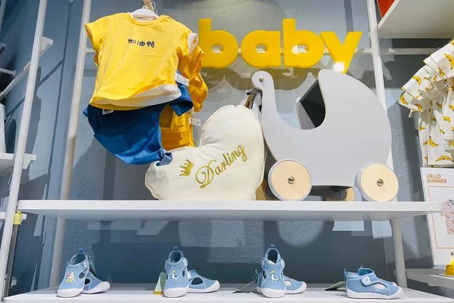 巴拉巴拉品牌实体店,巴拉巴拉万达形象