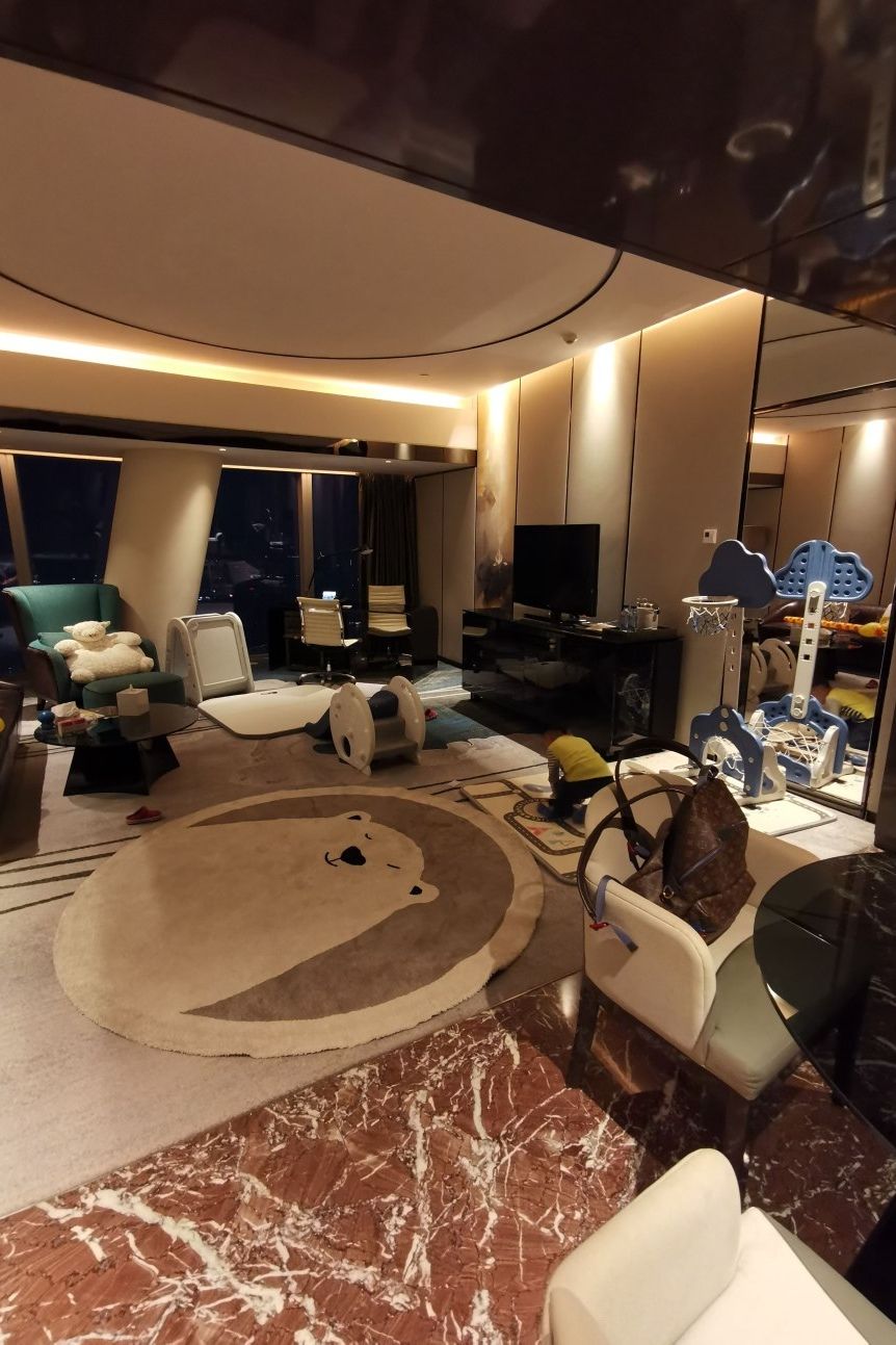 骞垮窞鍥涘閰掑簵浜戠,骞垮窞浜戠鍥涘閰掑簵