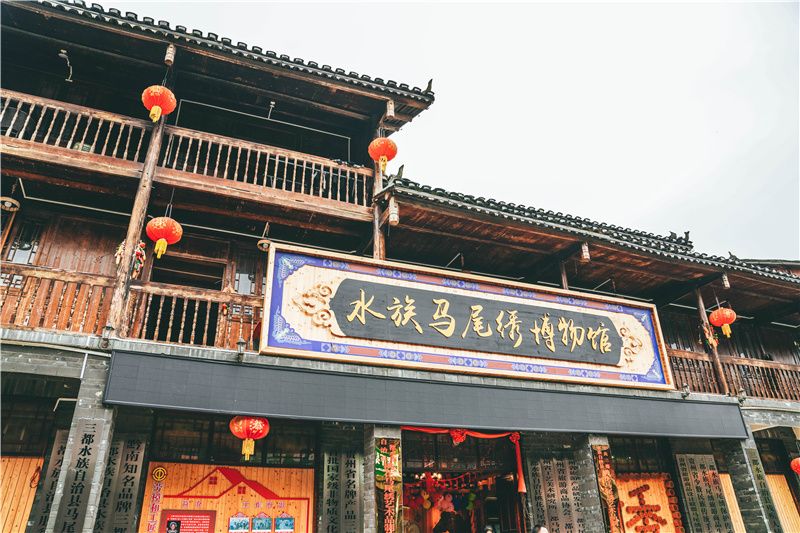 贵州除了千户苗寨还有其他玩的吗,贵州千户苗寨外的古镇