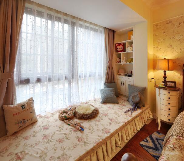 如何利用飘窗变成一张床,飘窗空着好不好