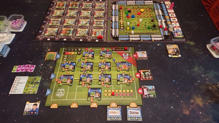 适合大人玩的足球桌游,这是你没玩过的推塔游戏