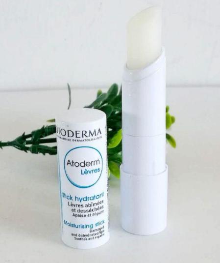 去嘴唇死皮最好的唇膏推荐,有什么涂了不得唇炎的唇膏推荐