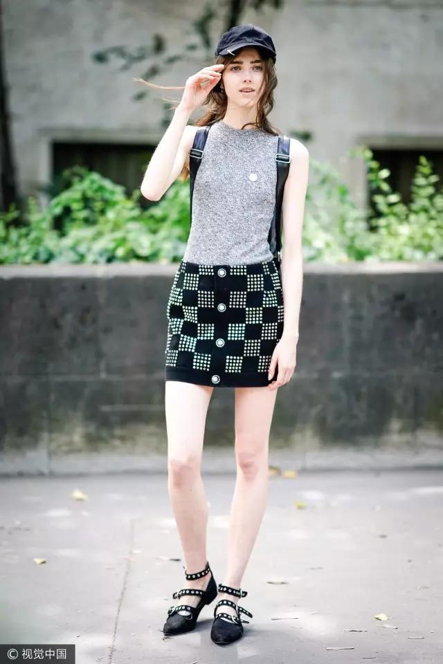 既简单又好看的双肩包,双肩包又休闲又能装电脑