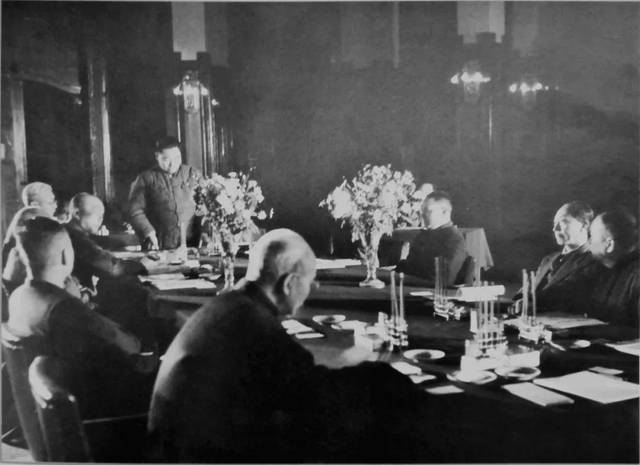 周恩来的人格魅力有多强？为什么能得到敌人的崇敬，全世界的尊敬