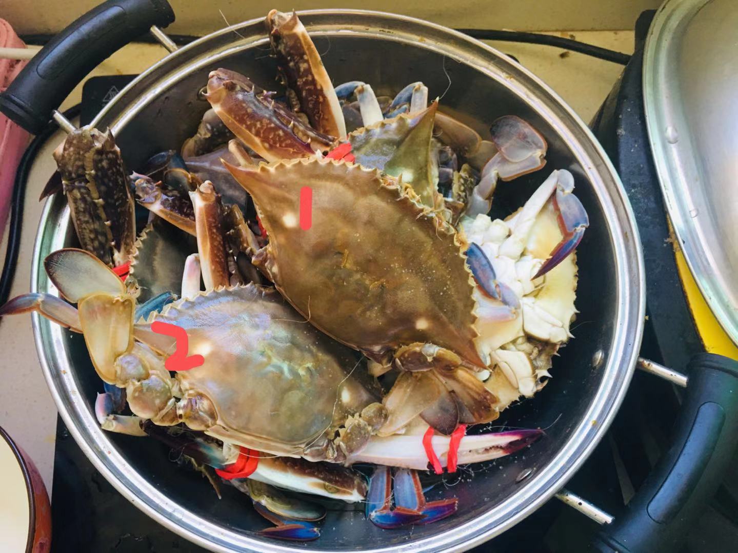 吃螃蟹用什么办法挑的螃蟹最好吃,怎样吃螃蟹方法才正确