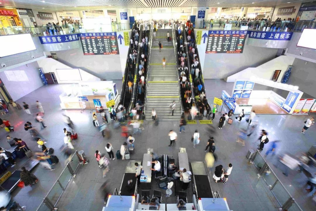 南昌站出站和进站在同一个地方吗,15分钟可以在南昌站进站检票吗