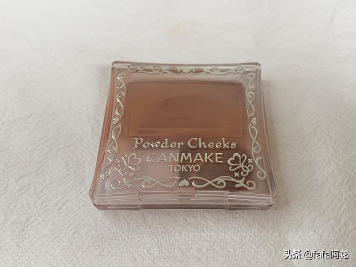 好用不贵的美妆单品,美妆博主有多少化妆品