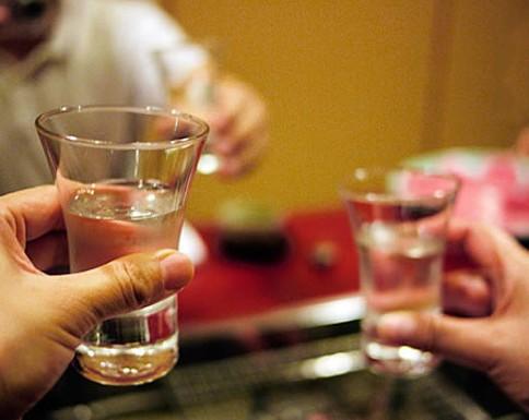 过年吃药会怎么样,吃药后喝酒会中毒吗