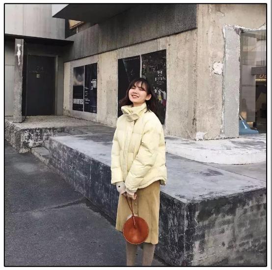 林允穿棉服视频,林允珍棒球棉服