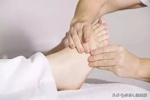 引起下肢动脉硬化原因是什么,下肢动脉硬化疼痛如何缓解