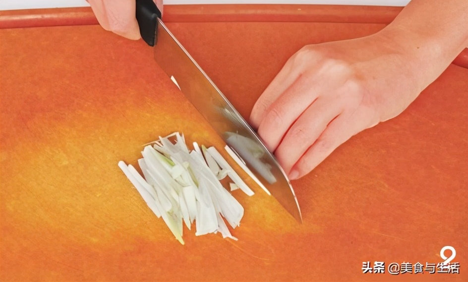 怎么清蒸草鱼好吃又简单家常,清蒸草鱼最正宗的做法