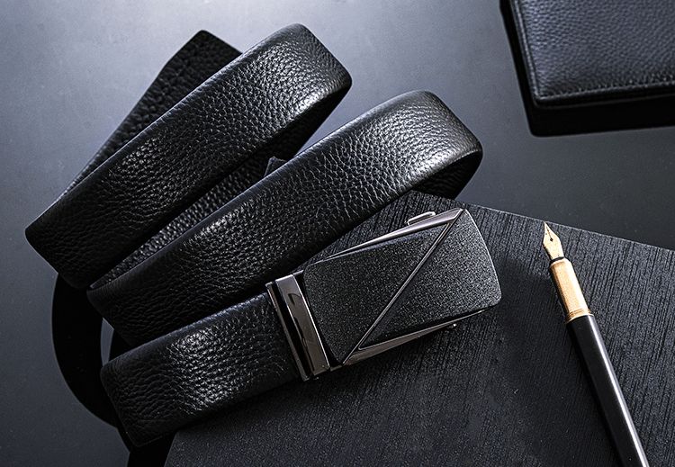 女人看包包男人看手表,女人看包包