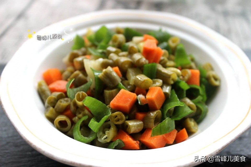 腌制四川酸菜的正确方法,天热腌的酸菜几天能吃