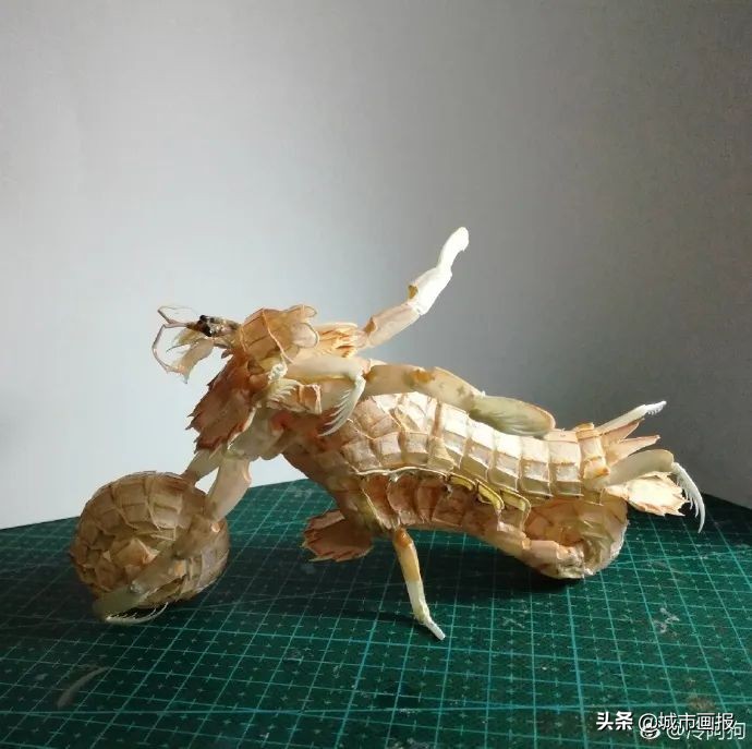 无聊能有多大生产力？他在家造了个电影院