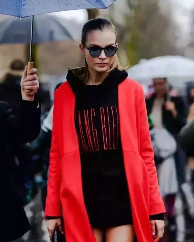 冬天的卫衣叠穿更时髦,连帽卫衣叠穿大法