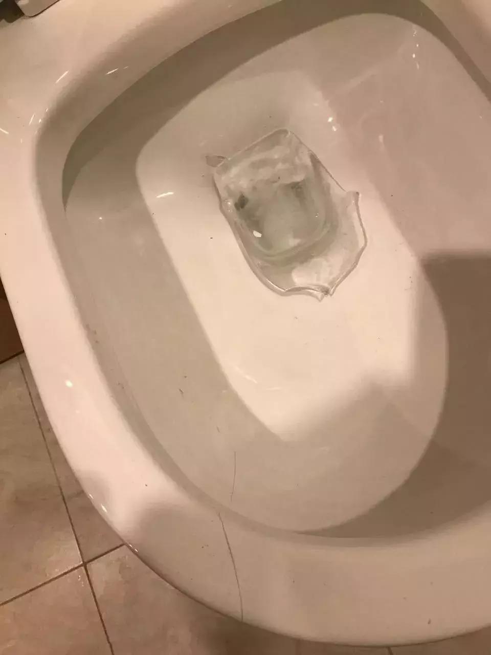 冬天家里的马桶冻了怎么办,马桶下水道结冰用什么方法