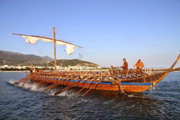 三排桨划动的古罗马战船,二千多年前古希腊有多大的战船