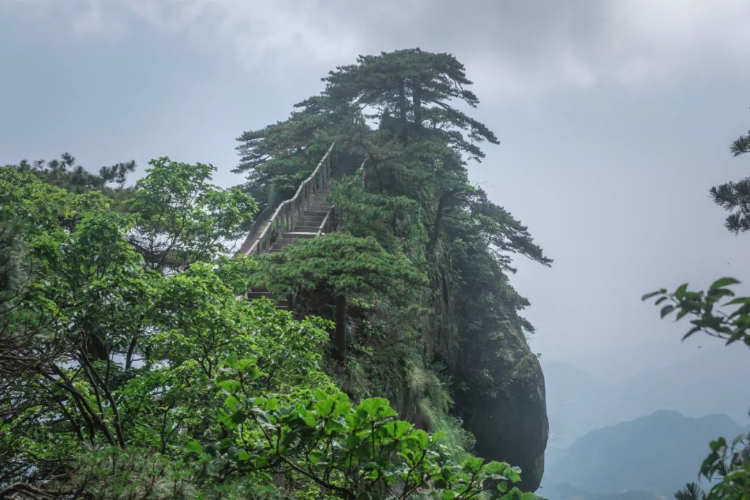 五岳中的南岳位于哪个省,九华山和天柱山哪座更值得游一游