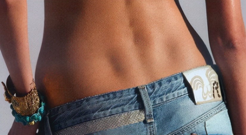 有两个腰窝还有个凹窝,为什么有的人后腰有窝窝