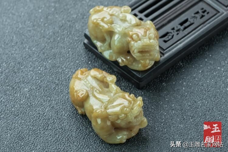 翡翠貔貅吊坠的佩戴要注意什么,貔貅翡翠佩戴有讲究