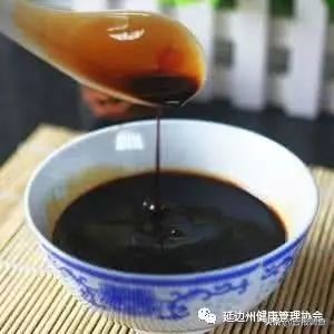 天天抱个醋坛子，没事了整一口，没准儿延年益寿呢！