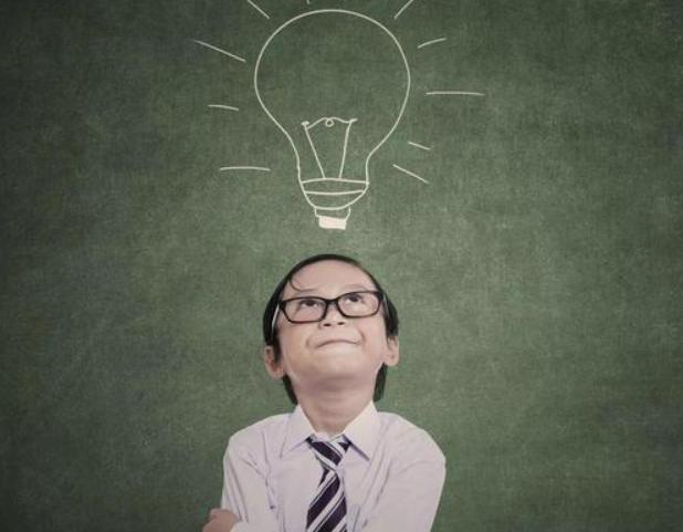 公交车上孩子肚子疼的大哭,小男孩在公交车上突然肚子疼