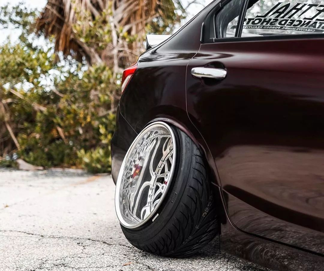 玩改装车的骚年们，没有一套精致的轮毂都不好意思出门！