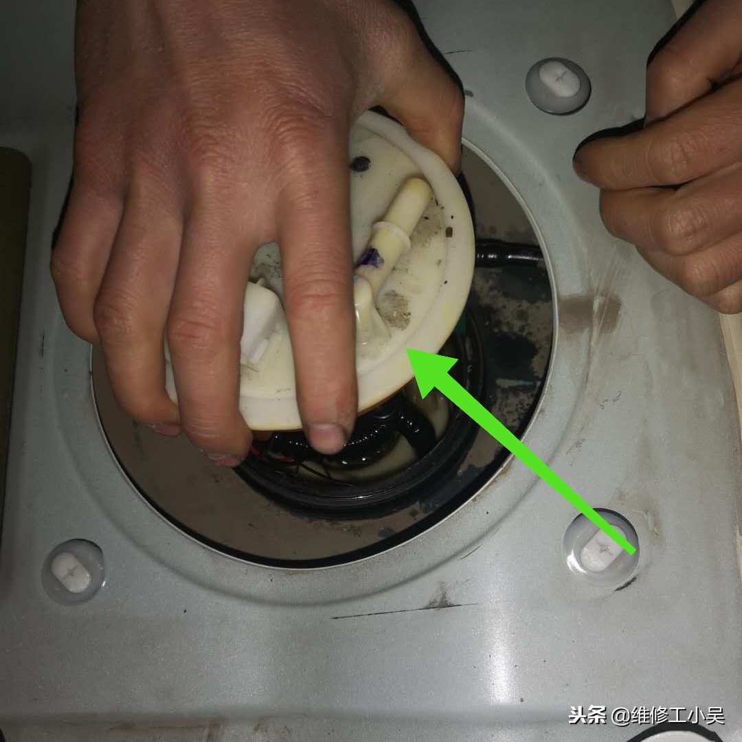 7万公里汽油滤芯拆解,7万公里汽油滤芯该换了吗