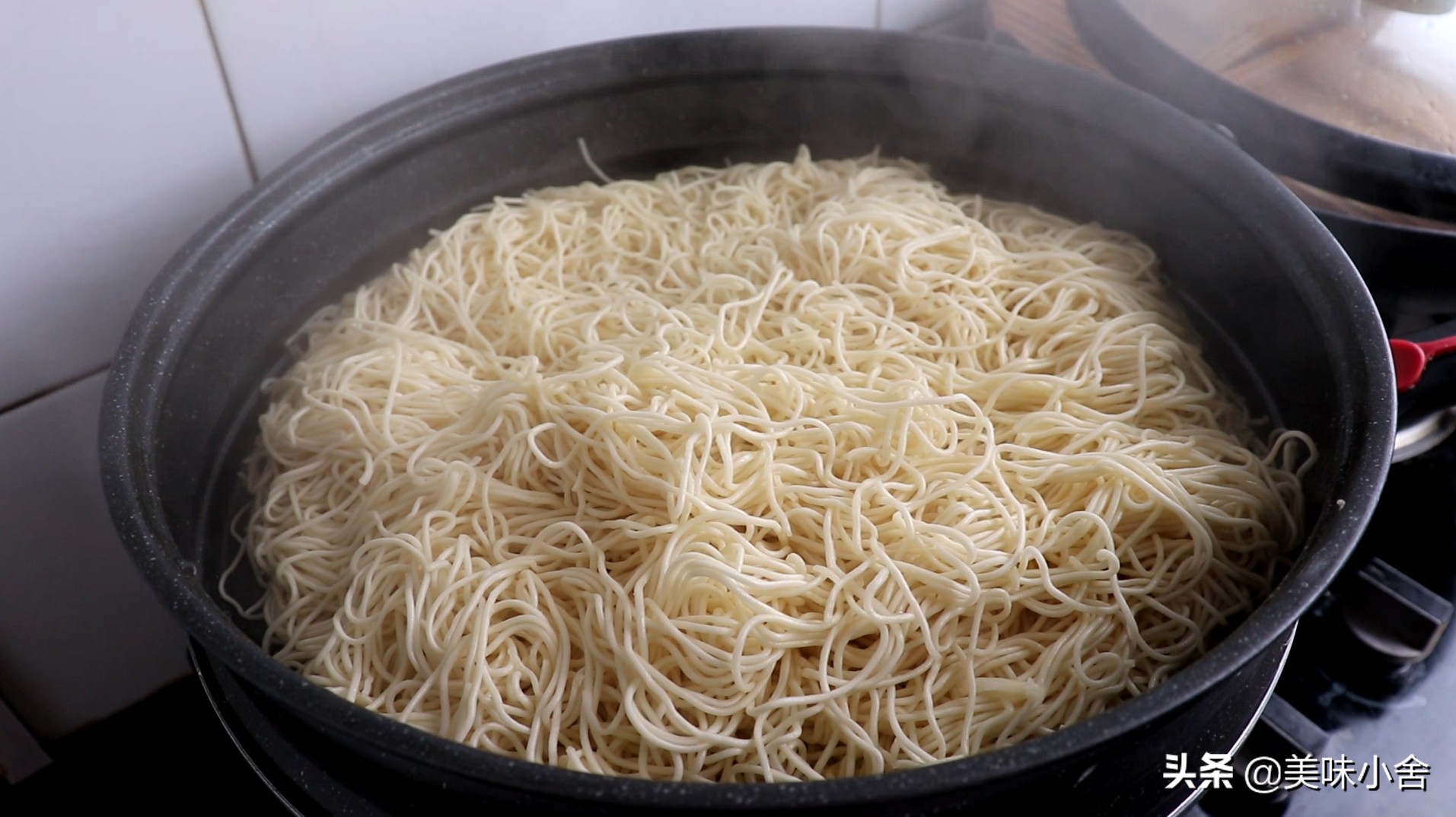陕西老乔炒细面的家常做法,炒细面用的面条怎么能蒸软