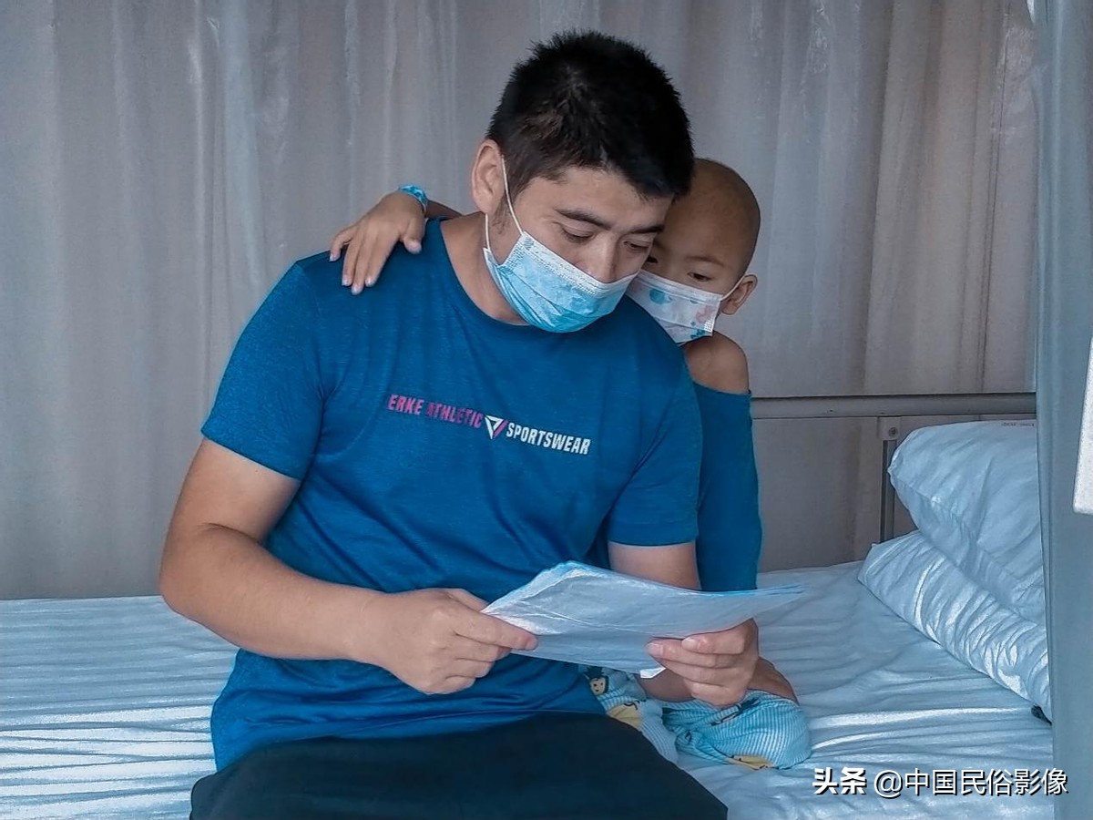 古稀之年爷爷身患肠炎却不治疗，只为孙子能够早日回家