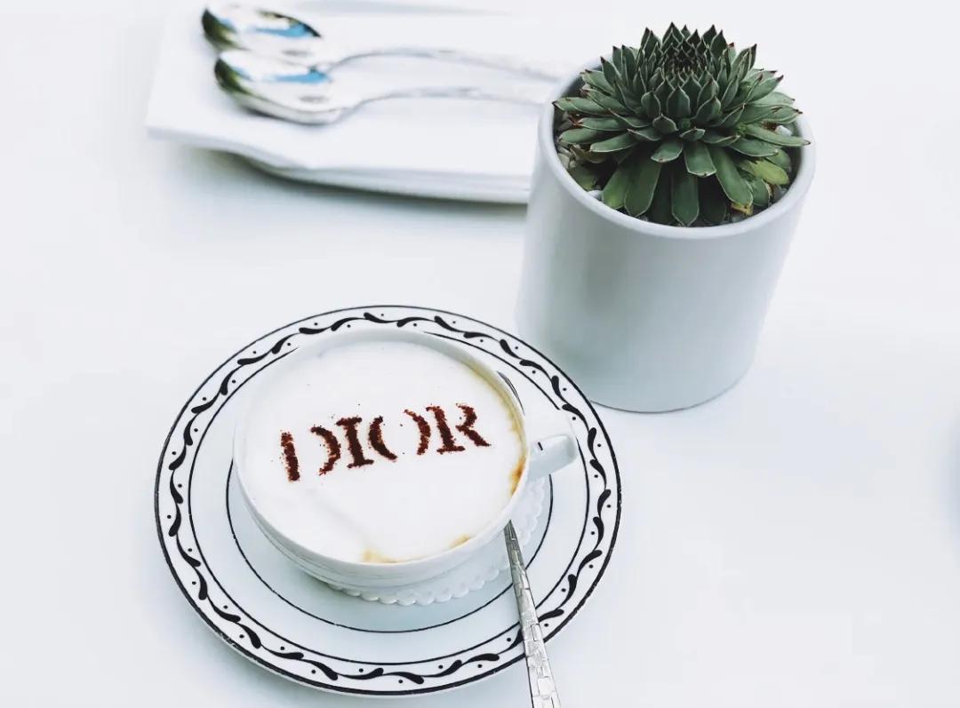 lv咖啡店设计风格,gucci高端店铺设计