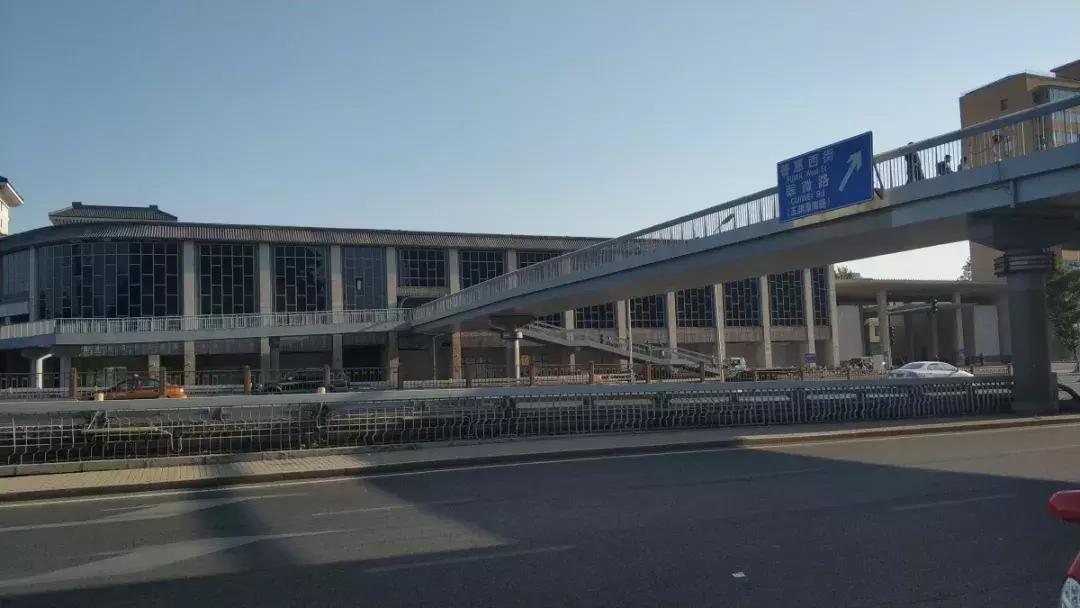 还记得当年公主坟儿边上的土味儿雪山乐啤露嘛