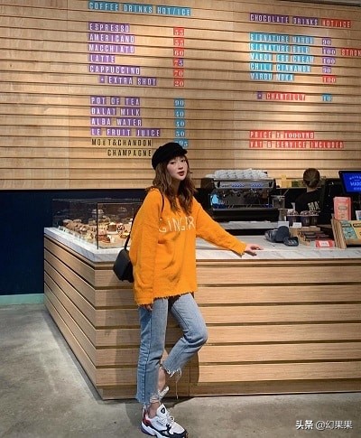 韩国女人穿什么运动鞋好看 (韩版休闲鞋女鞋怎么搭配裤子)