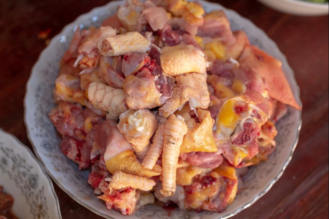 适合冬天喝的广东鸡汤做法,广东秋冬滋补养生汤