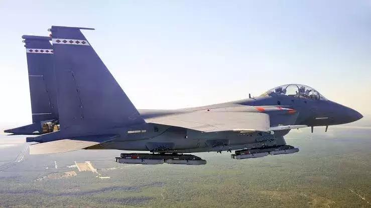 歼16战斗轰炸机,歼16轰炸机