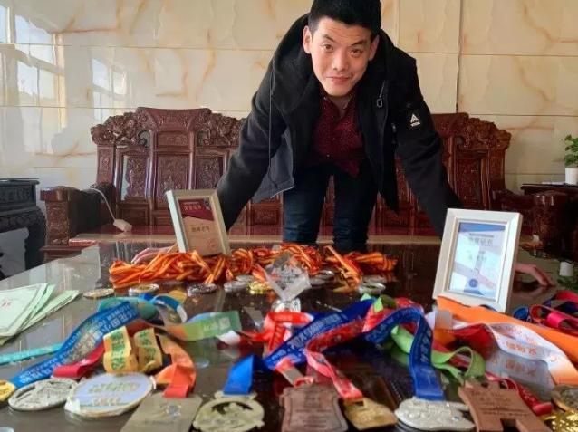 跑狐周记|杨定宏雨战跑出221国际田联将更换名称及标志