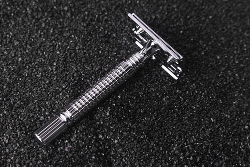 男生刮胡子的正确步骤,男生刮胡子攻略