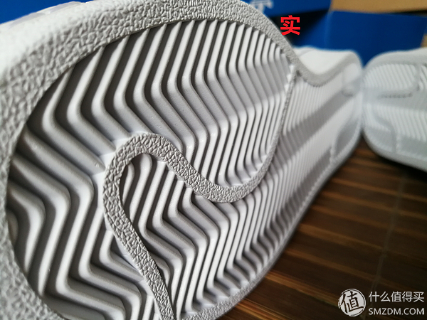 怎样辨别三叶草贝壳鞋真假,三叶草金标贝壳鞋怎么鉴定真假