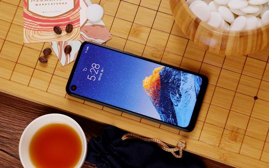 摩托罗拉p50手机三选二卡槽,震撼来袭摩托罗拉p50预售即将开始