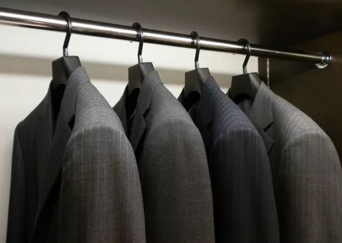 西服穿完以后怎么打理,西服穿久怎么处理焕然一新