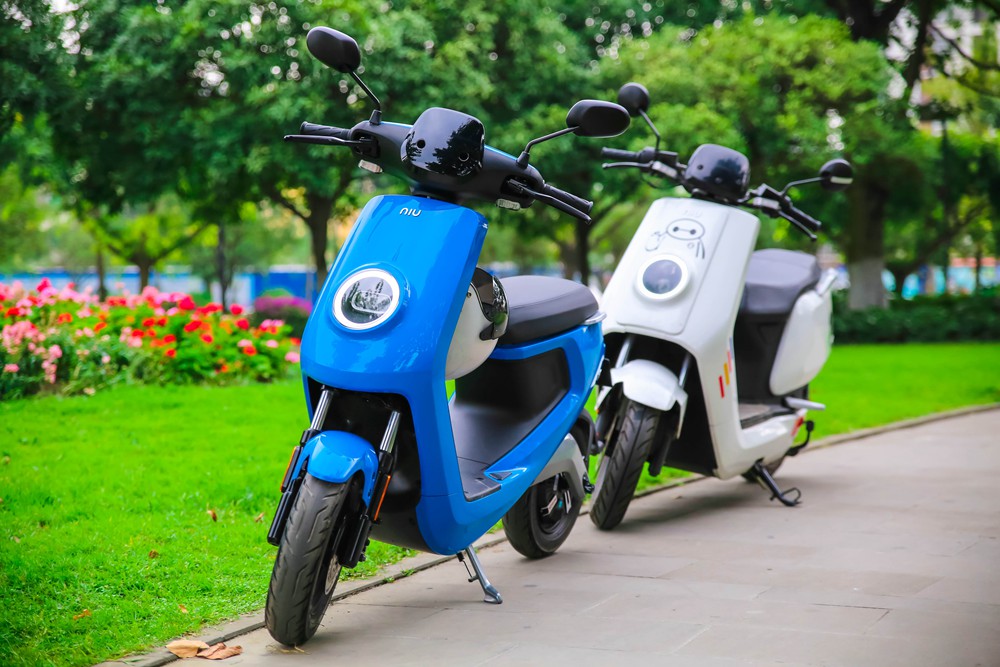 小牛最新电动车测评,小牛军绿色经典款电动车