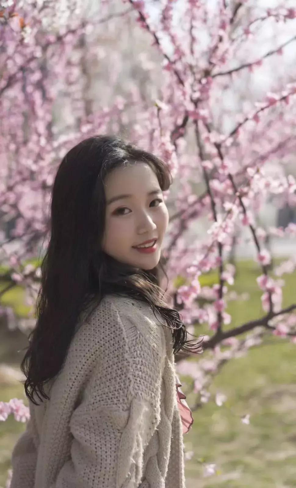 如何给女朋友拍照技术教学,怎么给女朋友拍照动作