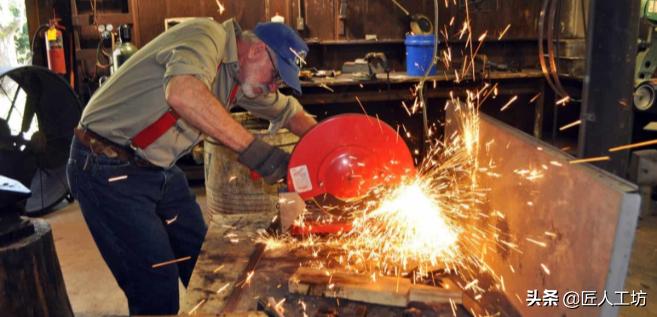 美国刀具学院,世界第一大马士革刀