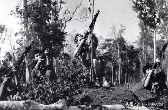 百人平躺着用步枪*飞机打**抗日神剧这个桥段倒也不是不可能