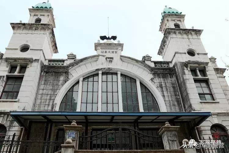 中国各地大型火车站详细样子,实拍中国最小火车站