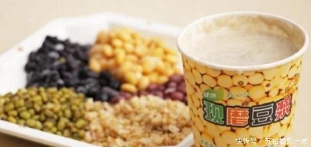 双胞胎姐妹喝牛奶的区别,双胞胎一个喝牛奶一个喝豆浆