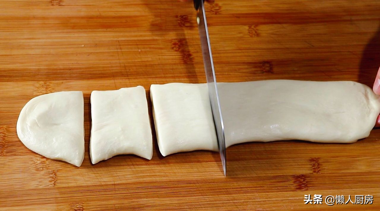 6两面粉多少克白糖和水,6两面粉用多少水